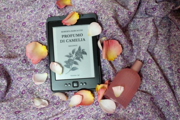 PROFUMO DI CAMELIA/ ROBERTA MARCACCIO (Bakemon Lab Edizioni, 2022)