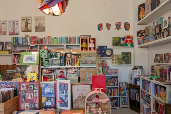 Un’oasi di carta presso De finibus terrae